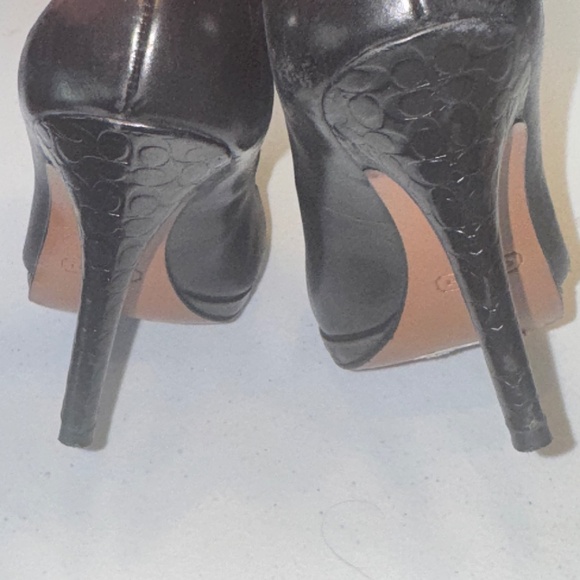 COACH Leather Signature Embossed Logo Black Pumps Heels Size 6 - Picture 5 of 9
